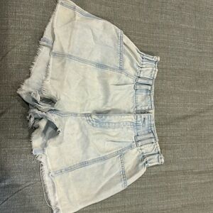 Cut off shorts. From We the Free. Great pockets. SUPER soft size 25